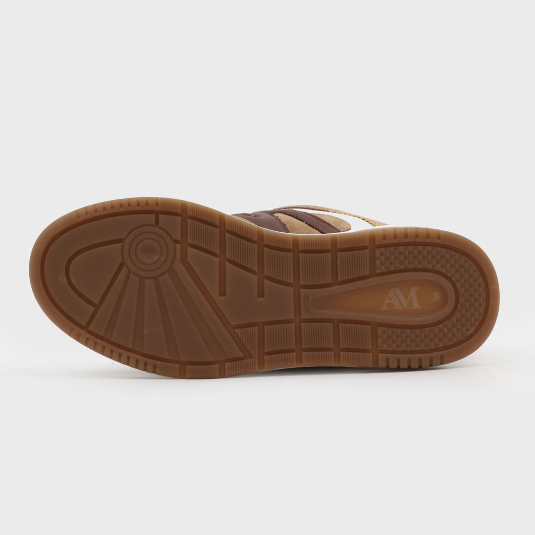 Sneakers Infinity Camel – semelle extérieure en gomme, logo AM gravé